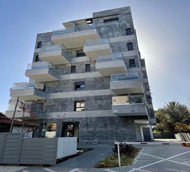 מנשה קפרא 43 רחובות- 31 יחידות דיור