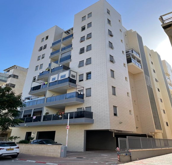 מרים מזרחי 12 ג רחובות - עסקת קומבינציה - נבנו 32 יחידות- הסתיים בהצלחה